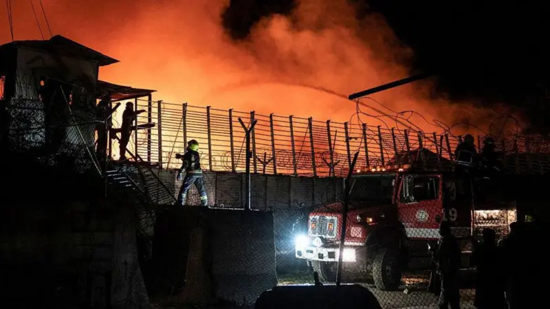 आगलागीमा परेको केन्द्रबाहिर एउटा दमकल