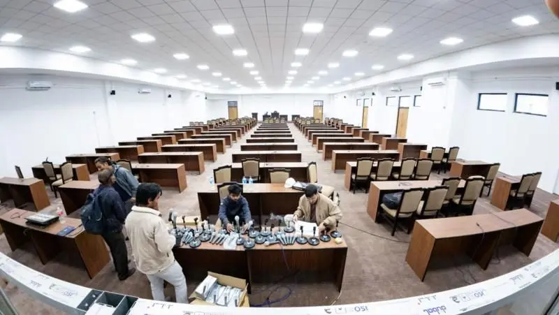 संसद् बैठकका लागि सभाहल निर्माण हुँदै गर्दाको दृश्य