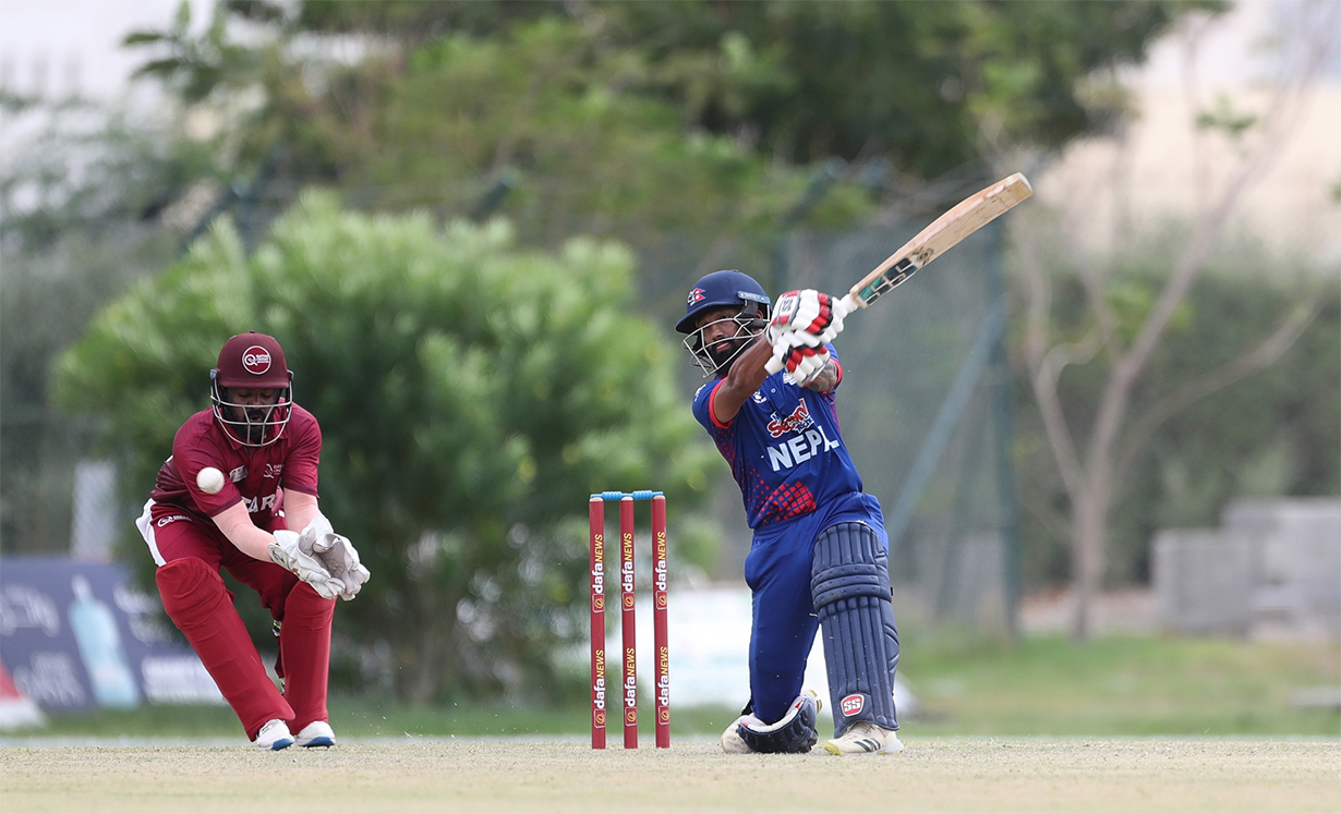 दीपेन्द्र सिंह ऐरीले ६ छक्का प्रहार गर्दै