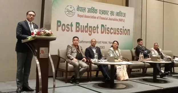 अर्थमन्त्री स्वर्णिम वाग्ले बजेटसम्बन्धी छलफलमा