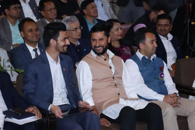 भूपदेव शाह, रवि लामिछाने र विपिन शाहसहितका रास्वपा नेताहरू।