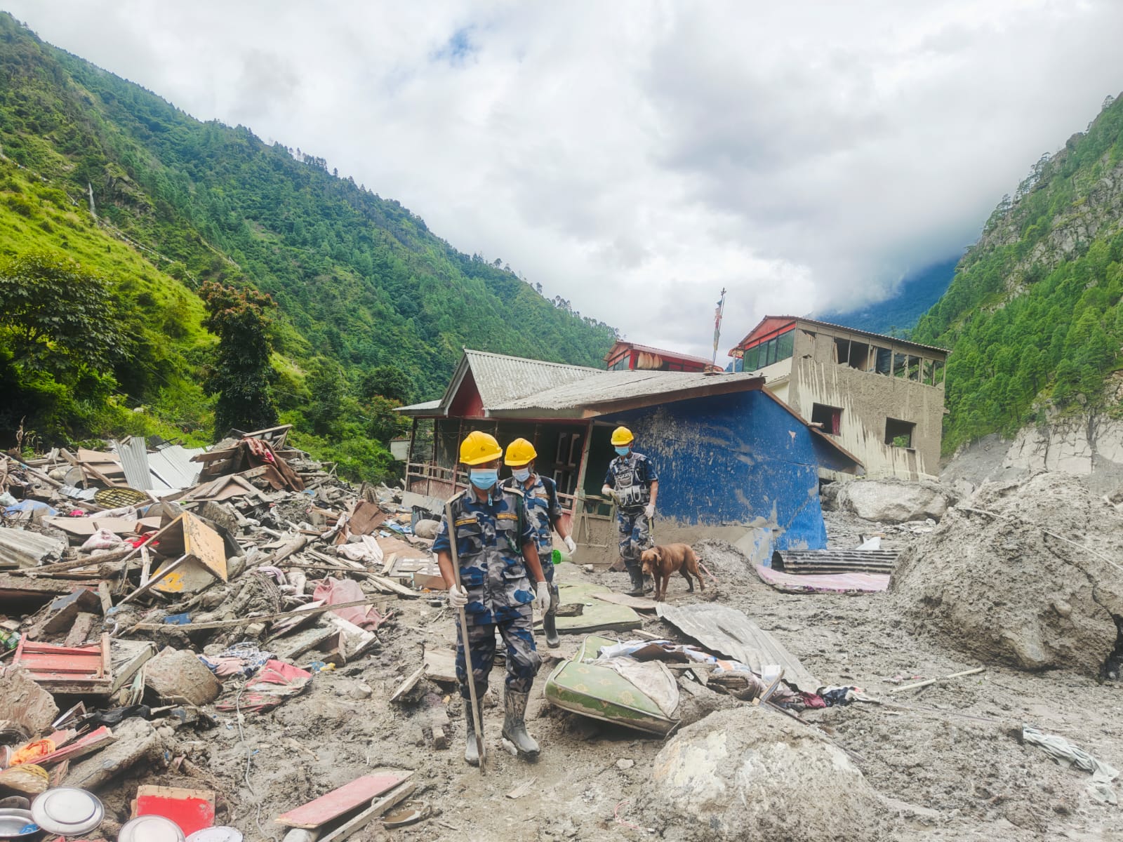 बाढीले पुरेको भूभाग