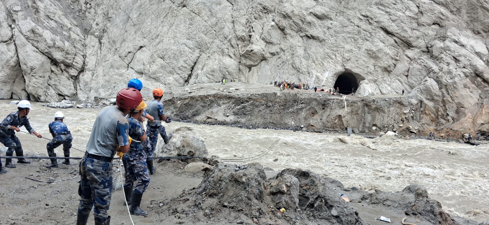 क्षतिग्रस्त सडक खण्ड