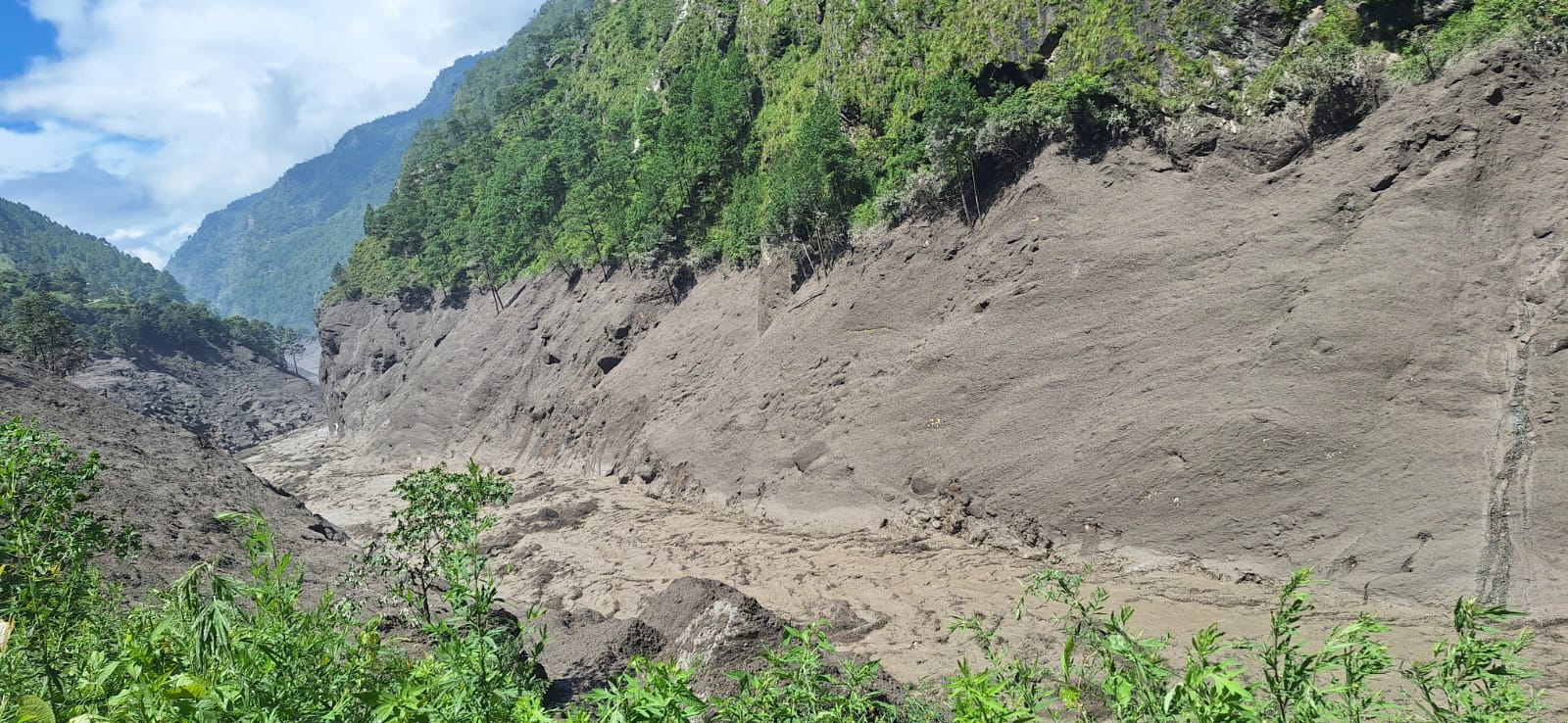 बाढीले बगाएको बस्ती