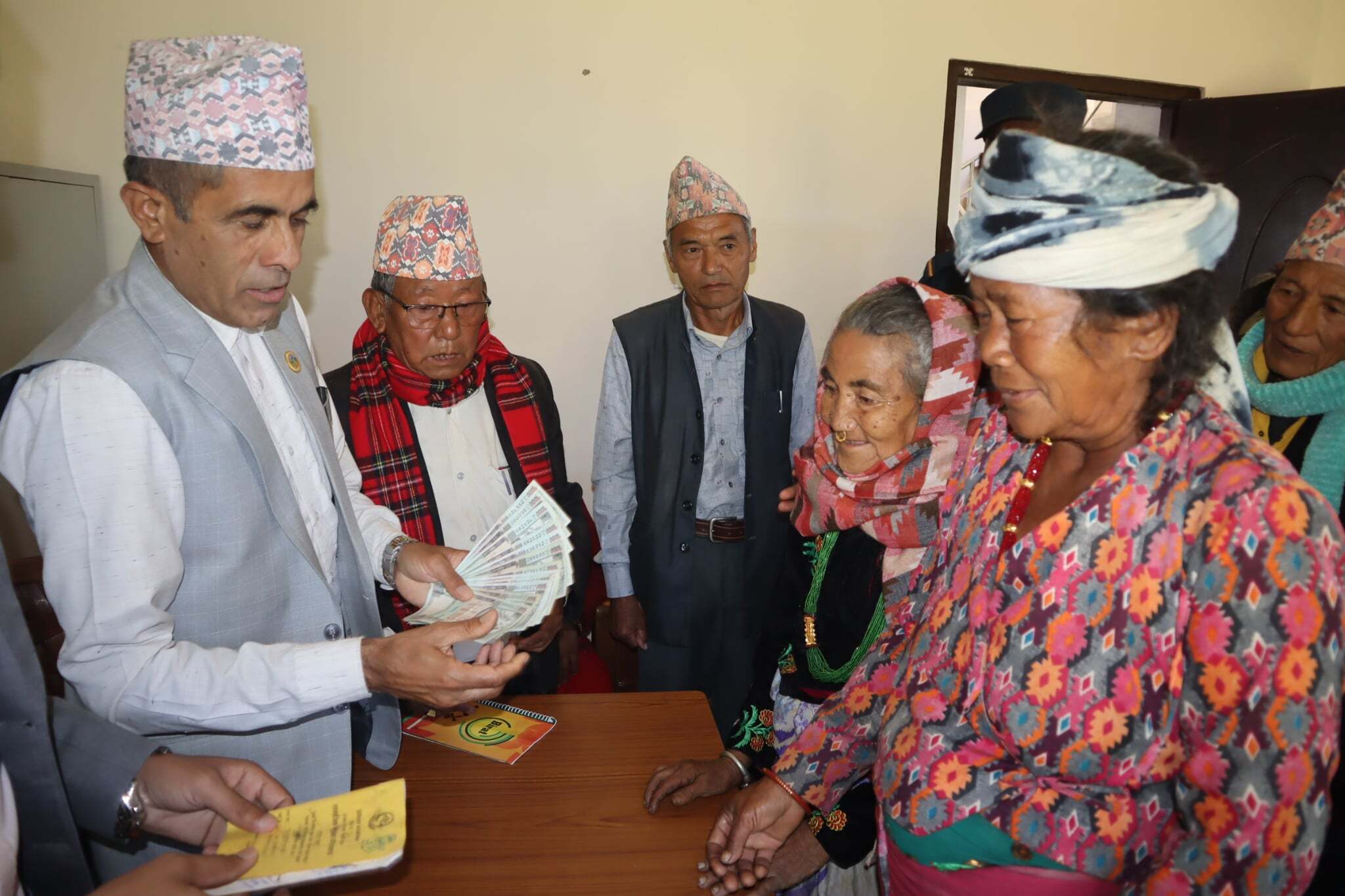 jestha-nagarik-khusi-1.jpg